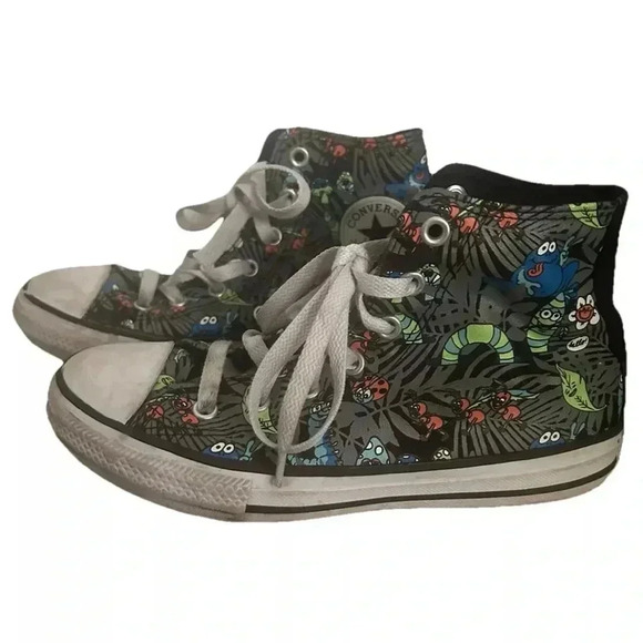 Kid’s Converse High Tops Size 2 - Picture 3 of 3